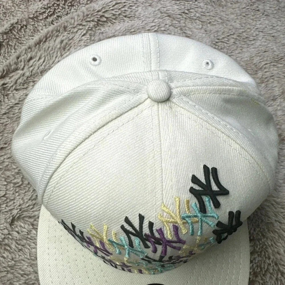 New York Yankee Hat White 7 3/4 59 Fifty New Era Genuine Merchandise Big Words - Picture 7 of 16